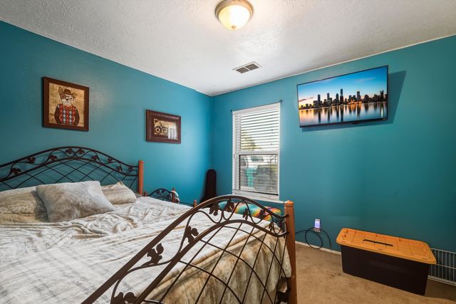 2380 Rosswood Drive SE, Rio Rancho, NM 87124