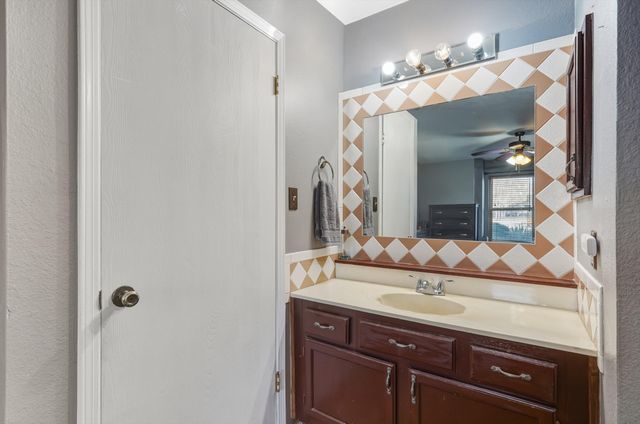 2380 Rosswood Drive SE, Rio Rancho, NM 87124