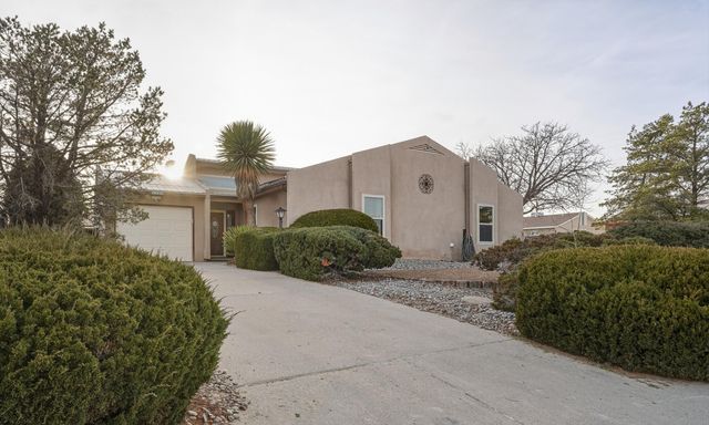 2380 Rosswood Drive SE, Rio Rancho, NM 87124