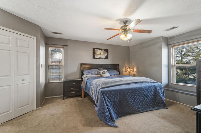 2380 Rosswood Drive SE, Rio Rancho, NM 87124