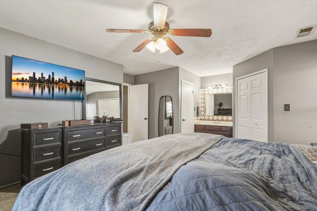 2380 Rosswood Drive SE, Rio Rancho, NM 87124