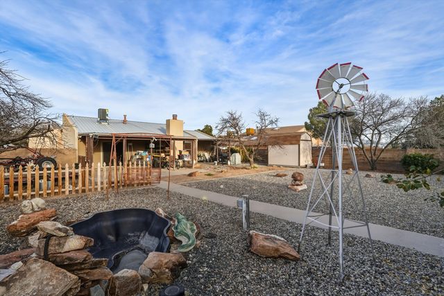 2380 Rosswood Drive SE, Rio Rancho, NM 87124