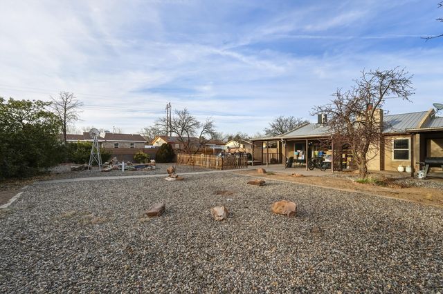 2380 Rosswood Drive SE, Rio Rancho, NM 87124