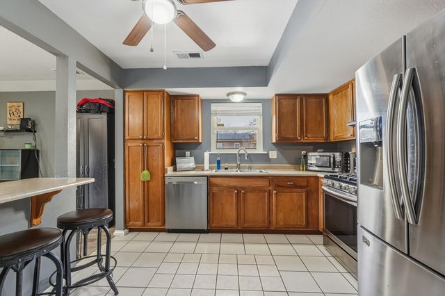 2380 Rosswood Drive SE, Rio Rancho, NM 87124