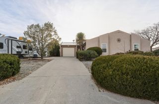 2380 Rosswood Drive SE, Rio Rancho, NM 87124