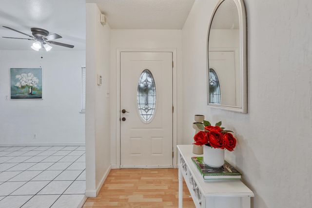 6629 Doreen Way, Sacramento, CA 95823