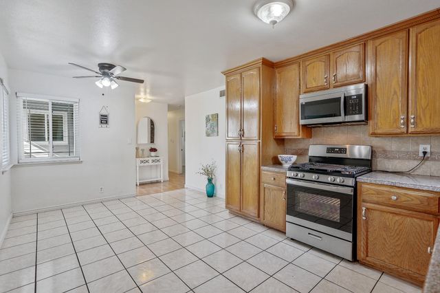 6629 Doreen Way, Sacramento, CA 95823