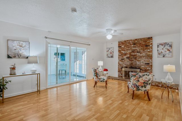 6629 Doreen Way, Sacramento, CA 95823