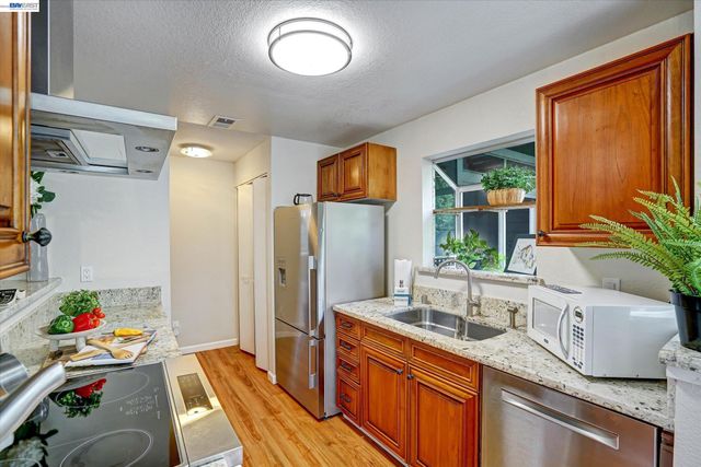 7835 Canyon Meadows E, Pleasanton, CA 94588