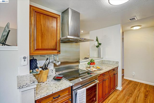 7835 Canyon Meadows E, Pleasanton, CA 94588