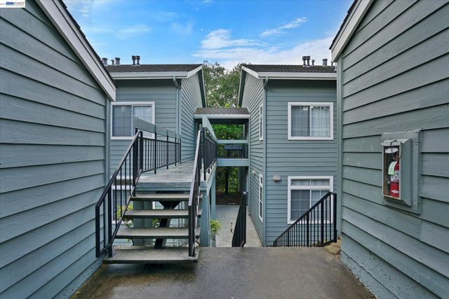 7835 Canyon Meadows E, Pleasanton, CA 94588