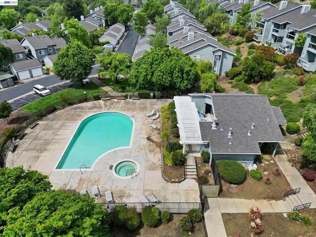 7835 Canyon Meadows E, Pleasanton, CA 94588