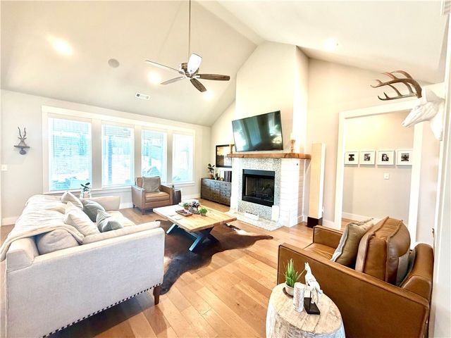 2030 Collins Drive, Pea Ridge, AR 72751