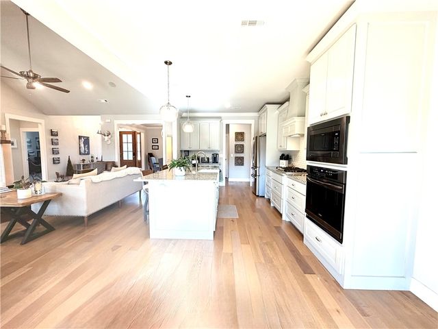 2030 Collins Drive, Pea Ridge, AR 72751