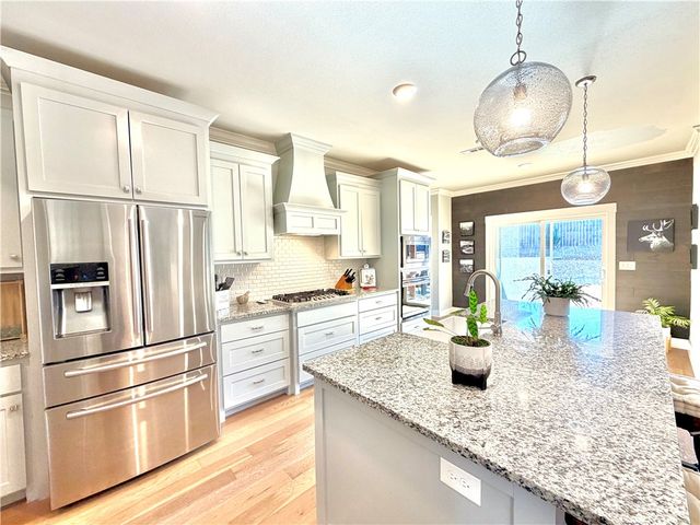 2030 Collins Drive, Pea Ridge, AR 72751