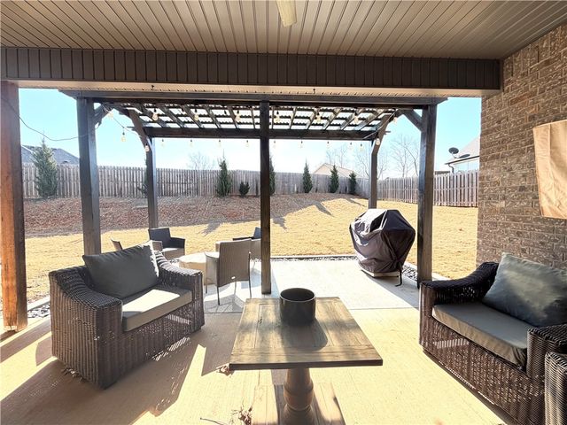 2030 Collins Drive, Pea Ridge, AR 72751