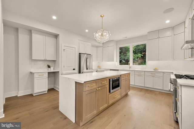 1430 BRENTWOOD RD NE, Washington, DC 20018