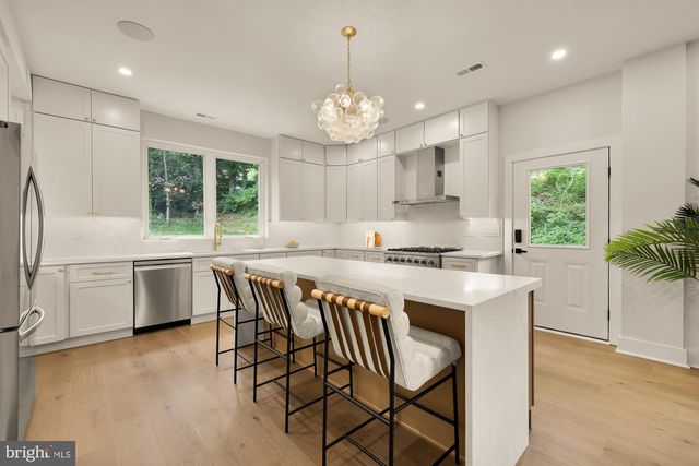 1430 BRENTWOOD RD NE, Washington, DC 20018