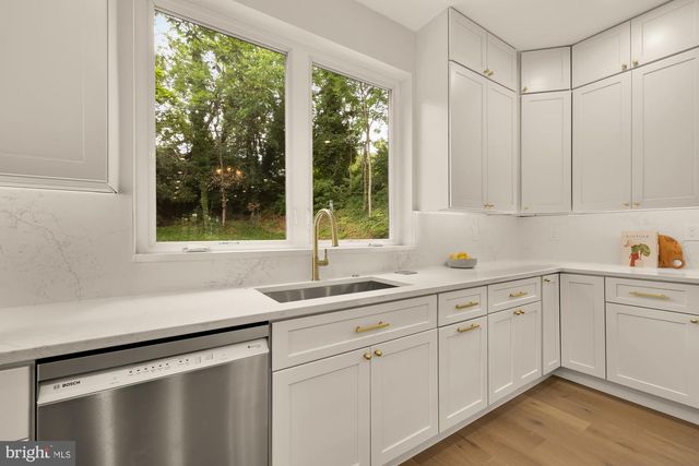 1430 BRENTWOOD RD NE, Washington, DC 20018