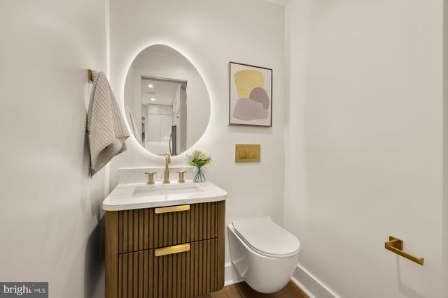 1430 BRENTWOOD RD NE, Washington, DC 20018