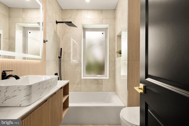 1430 BRENTWOOD RD NE, Washington, DC 20018