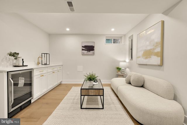 1430 BRENTWOOD RD NE, Washington, DC 20018
