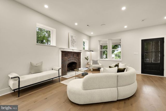 1430 BRENTWOOD RD NE, Washington, DC 20018