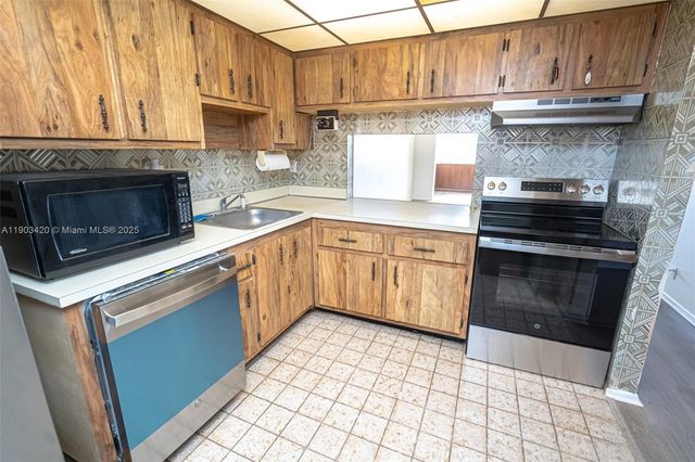 1891 SW 81st Ave 310, North Lauderdale, FL 33068