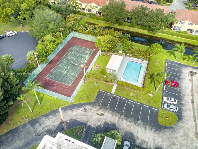 1891 SW 81st Ave 310, North Lauderdale, FL 33068