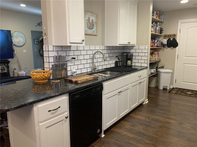 903 Ingleside Drive, Pleasant Hill, MO 64080