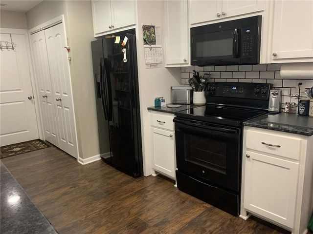 903 Ingleside Drive, Pleasant Hill, MO 64080