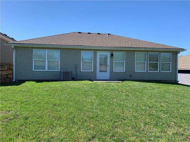 903 Ingleside Drive, Pleasant Hill, MO 64080