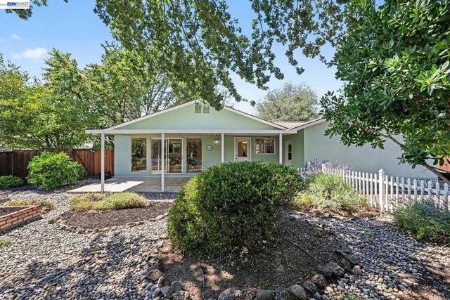 1503 Bluebell Ct, Livermore, CA 94551