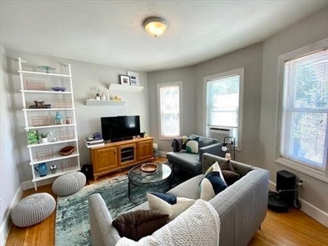 10 Berkeley St 2, Watertown, MA 02472