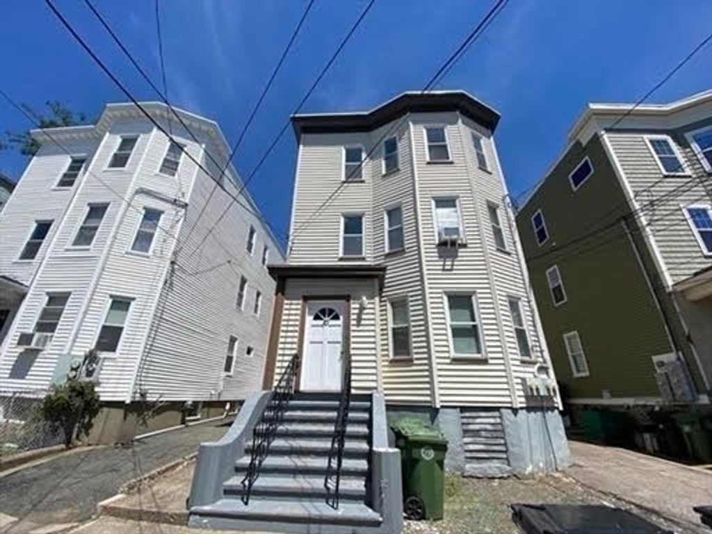 10 Berkeley St 2, Watertown, MA 02472