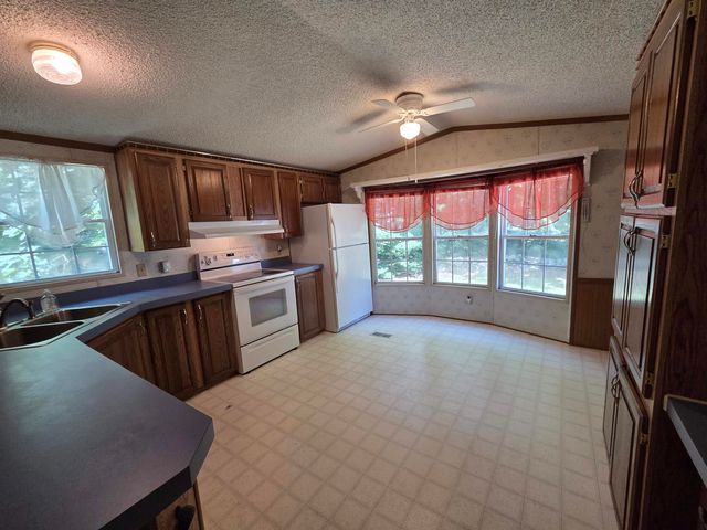 49 West Shore Road, Canaan, NH 03741
