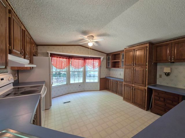 49 West Shore Road, Canaan, NH 03741