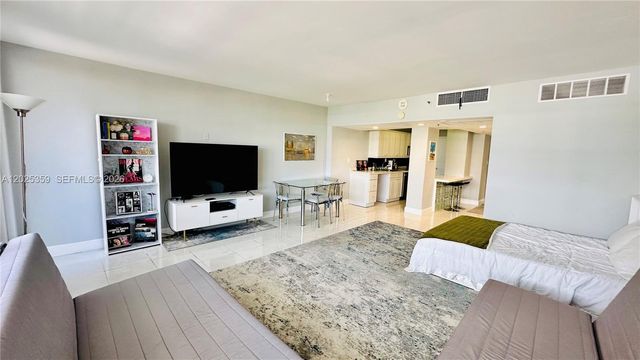 100 Lincoln Rd 720, Miami Beach, FL 33139