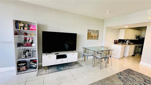 100 Lincoln Rd 720, Miami Beach, FL 33139