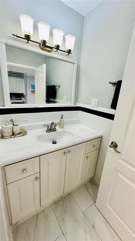 100 Lincoln Rd 720, Miami Beach, FL 33139