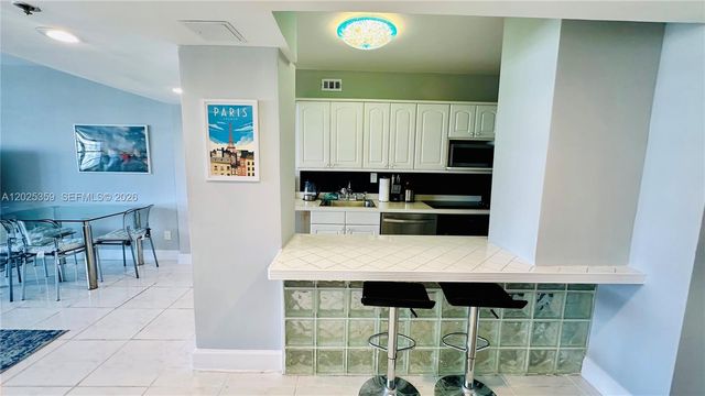 100 Lincoln Rd 720, Miami Beach, FL 33139