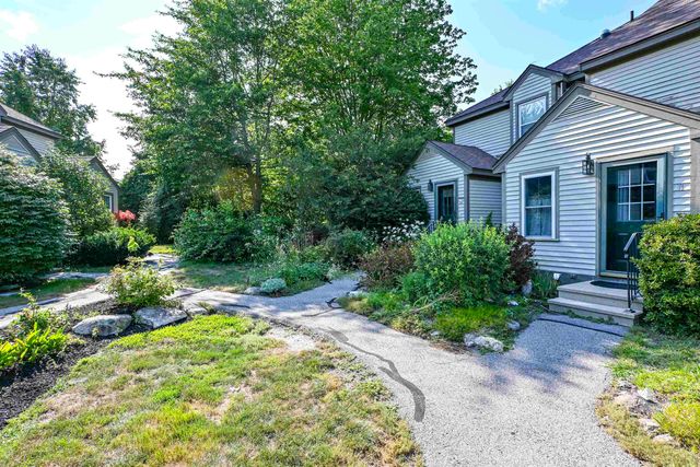 11 Surrey Run, Dover, NH 03820