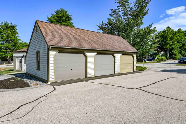 11 Surrey Run, Dover, NH 03820