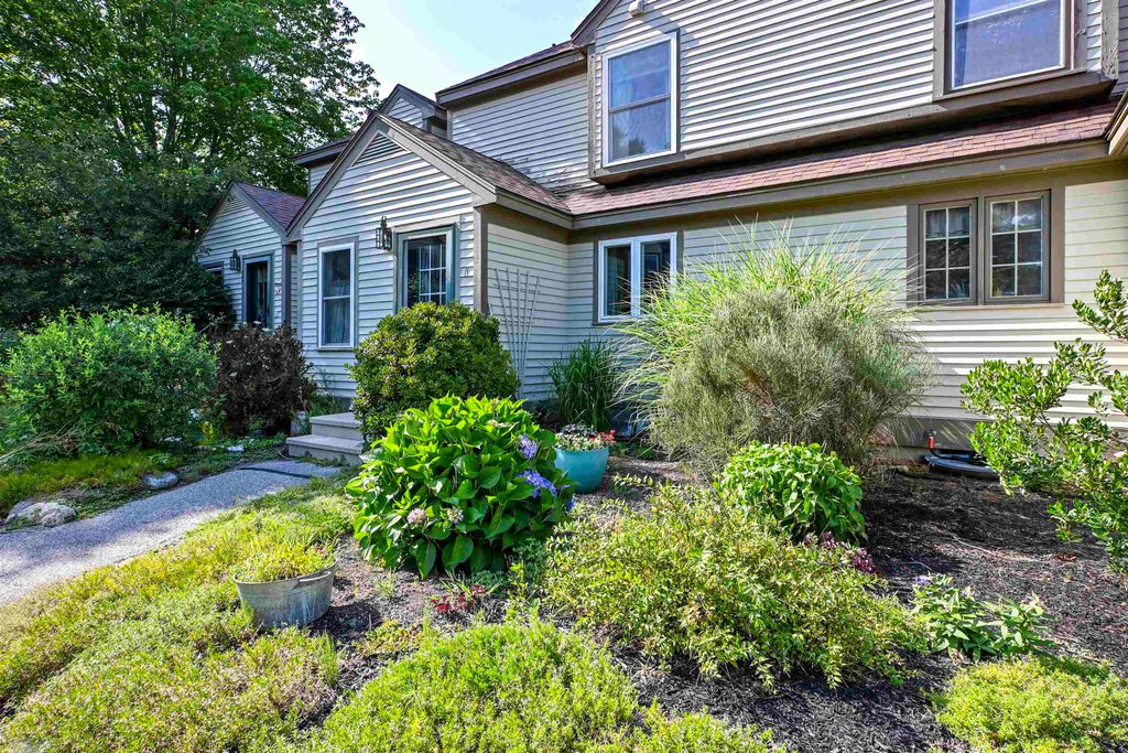 11 Surrey Run, Dover, NH 03820