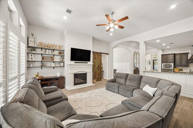 111 Notloc Court, Montgomery, TX 77316