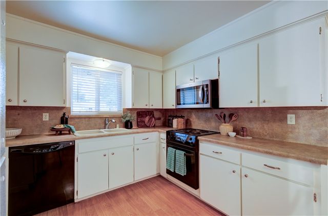 1488 E Los Altos, Fresno, CA 93710
