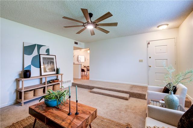 1488 E Los Altos, Fresno, CA 93710