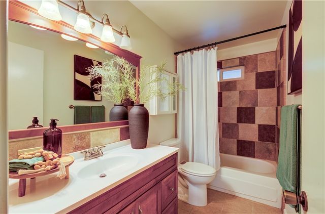 1488 E Los Altos, Fresno, CA 93710