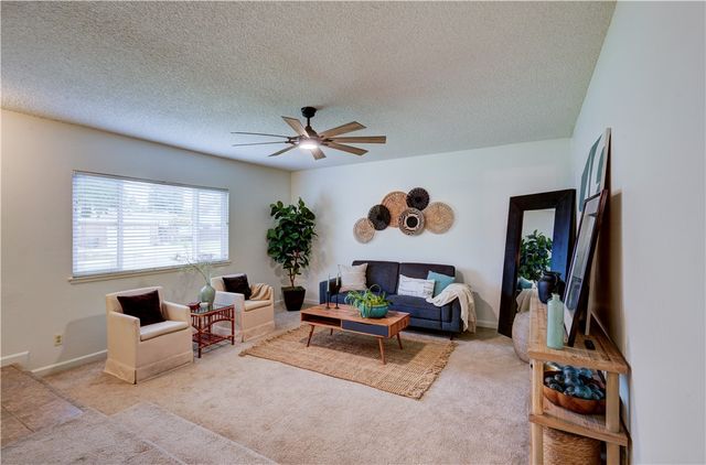 1488 E Los Altos, Fresno, CA 93710