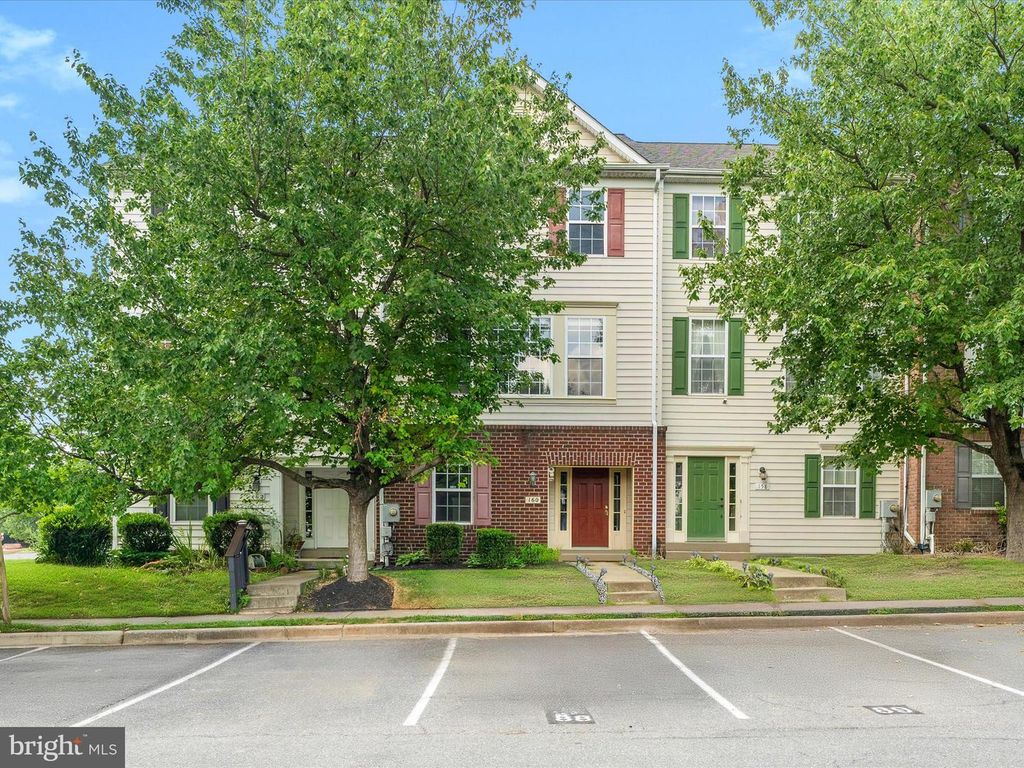 160 PENWICK CIR, Frederick, MD 21702